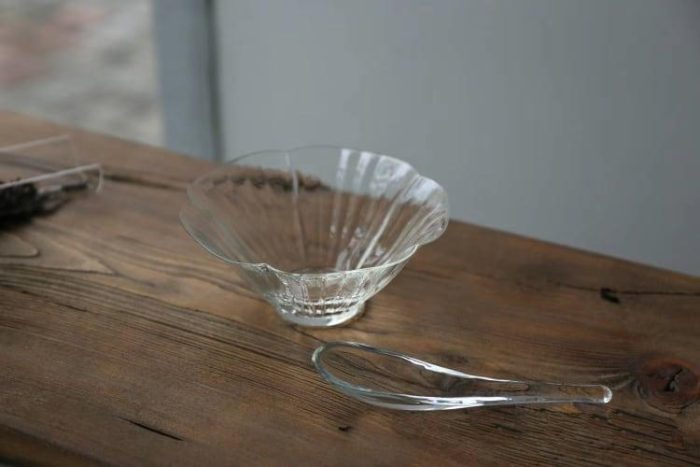 Japanese High Temperature Resistant Flower-shaped Glass Tea Bowl & Spoon Set ?? Chawan Set - Image 3