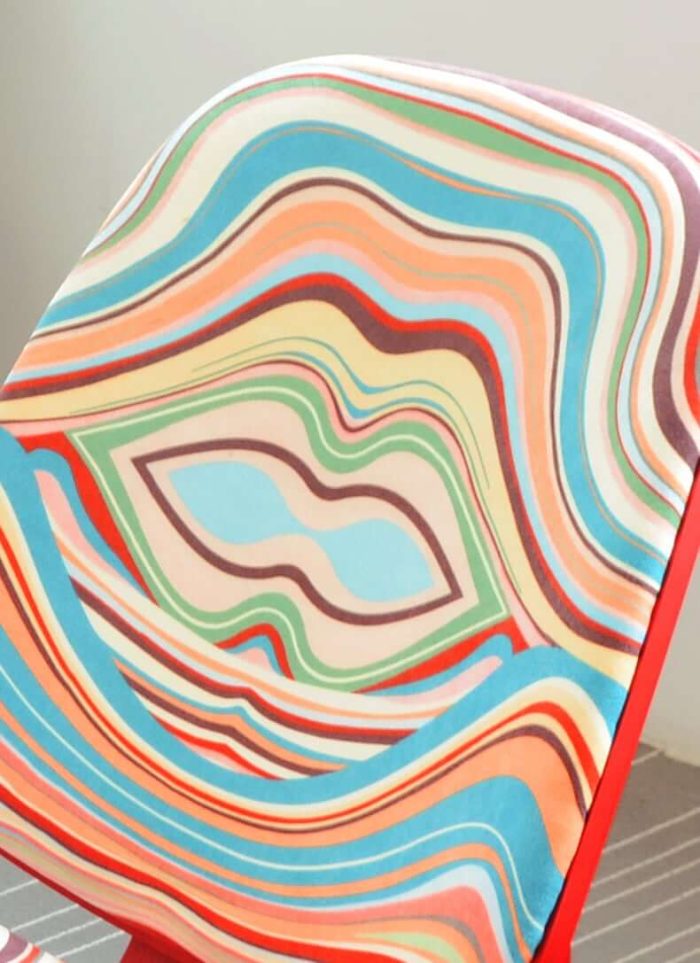 MP Shell Chair - Classic Lounge Chair | Reading Chair in Fabric - Lips Graffiti - Image 8